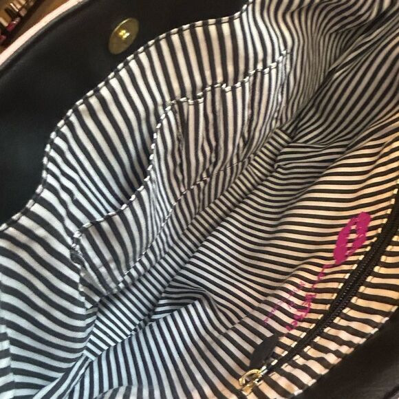 Betsey Johnson Elegant Black and Pink Quilted Tote Bag Excellent Condition - Picture 6 of 11